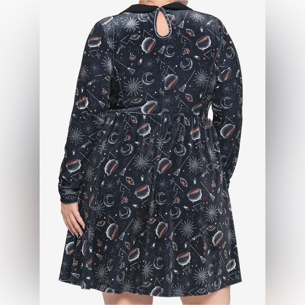 Hot Topic Plus Size Velvet Disney Hocus Pocus Symbols Collar Dress SZ 5X Witchy - Picture 2 of 5